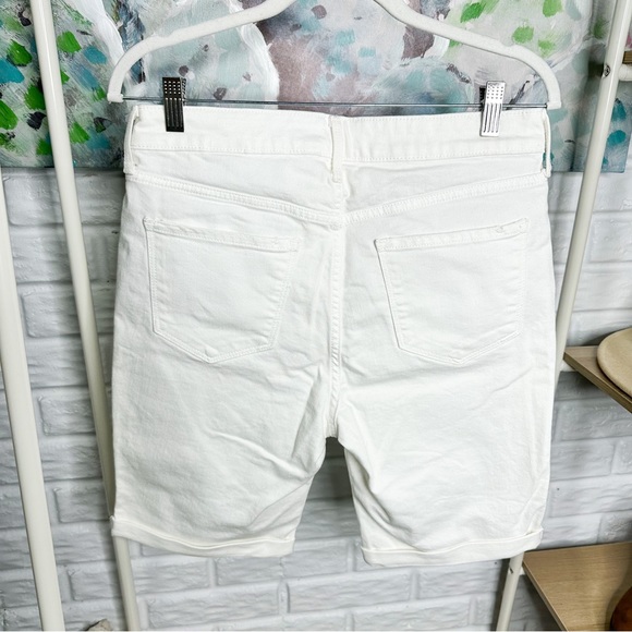 Old Navy New High Waisted Bermuda Shorts Size 10 - Picture 3 of 4